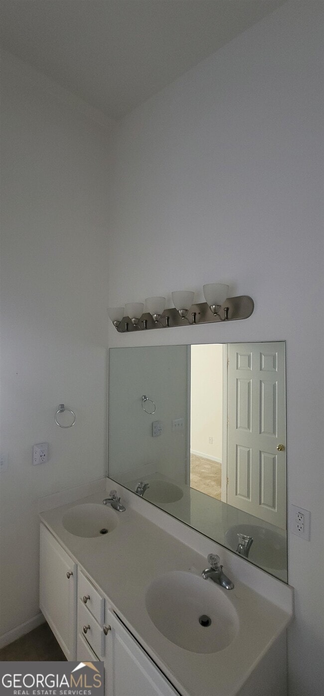 Building Photo - 1935 Winnstead Pl