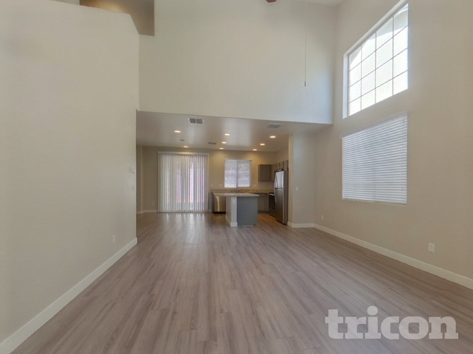 Building Photo - 2638 E Danbury Rd