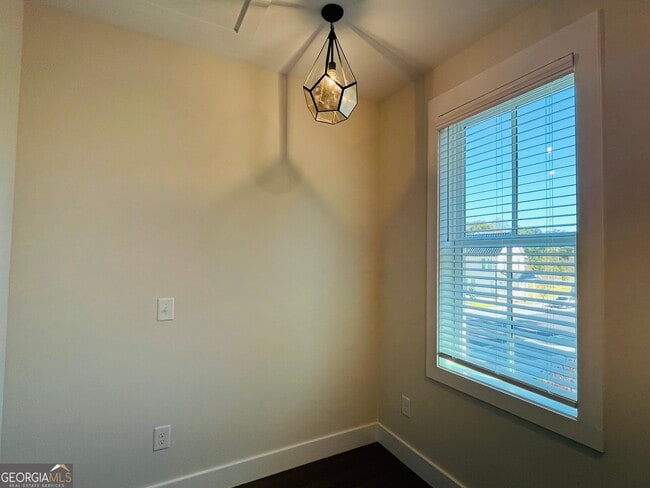 Building Photo - 100 Gardenia Ln