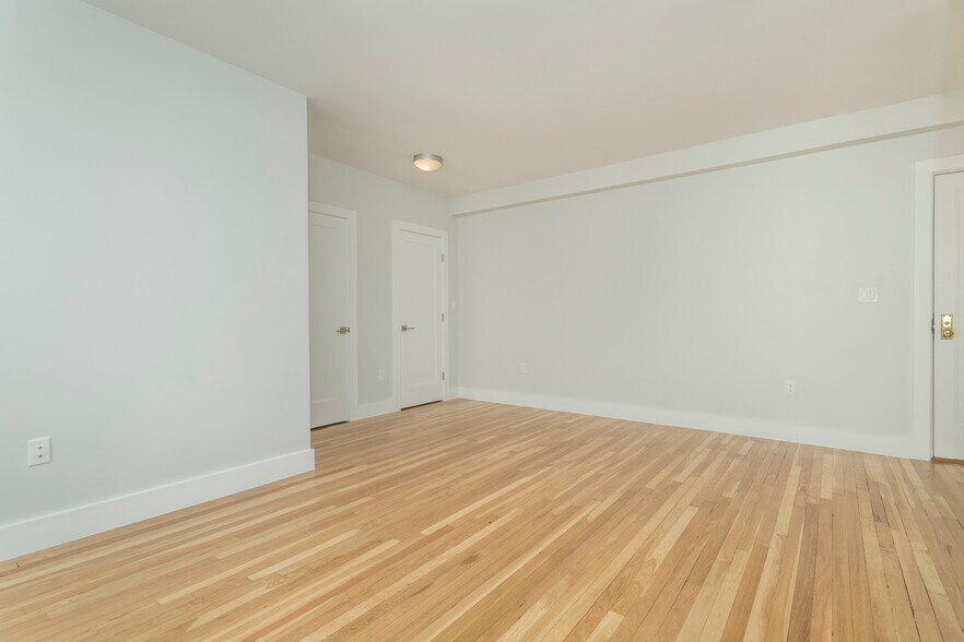 Building Photo - 136 Highland Ave