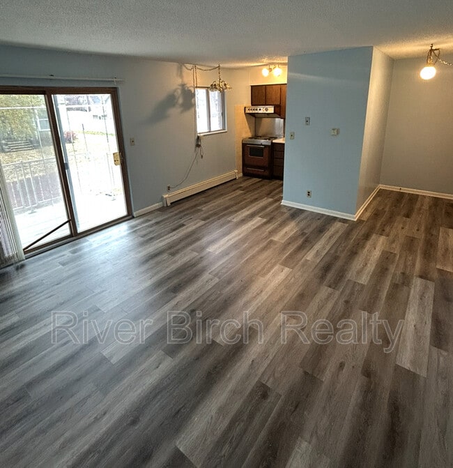 Building Photo - 616 New St