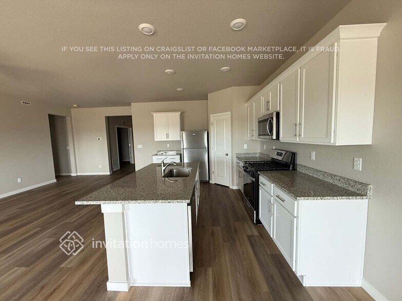 Building Photo - 972 Cascade Falls St