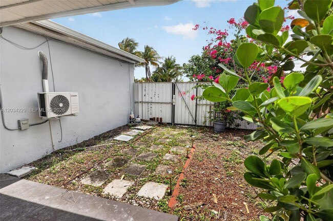 Building Photo - 17001 NW 53rd Ct