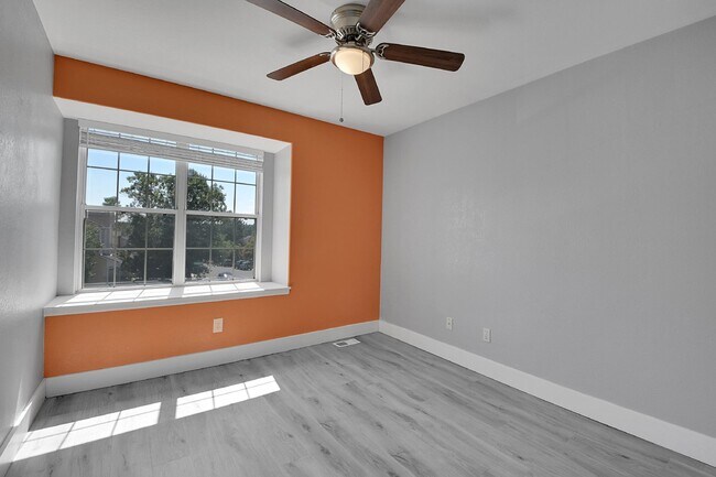 Building Photo - $3,040.95 - 3 Bed, 3-Bath Home in Aurora with In Unit Laundry and Central AC
