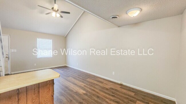 Building Photo - 3321 Steeple Cir NE