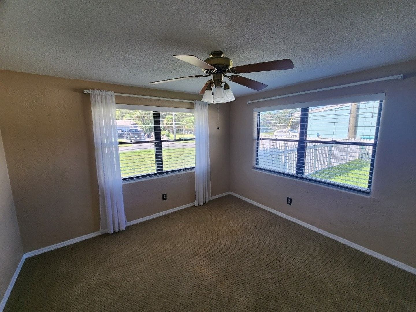 Building Photo - 105 Desoto Dr