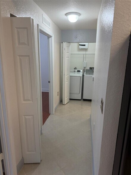 Building Photo - 3340 Palomino Dr