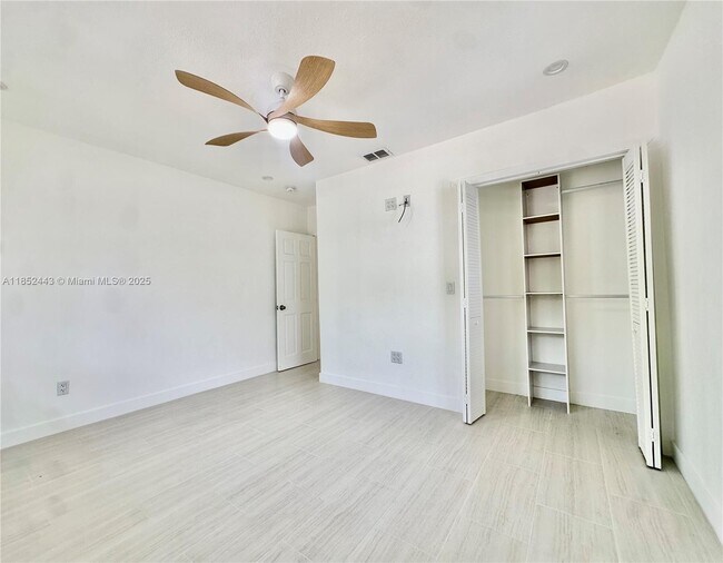 Building Photo - 3525 SW 92nd Ave