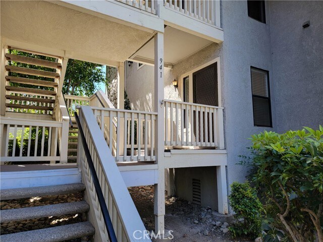 Building Photo - 941 Lotus Cir