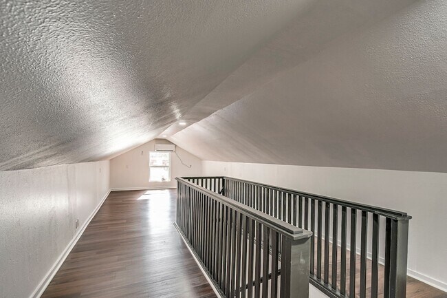 Building Photo - 3561 Westfield Ave