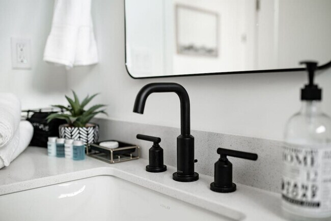 Building Photo - 2387 2500 E