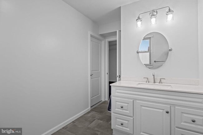 Building Photo - 604 Iva Ln