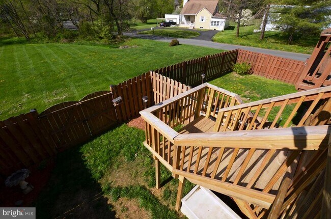 Building Photo - 234 Frazer Dr