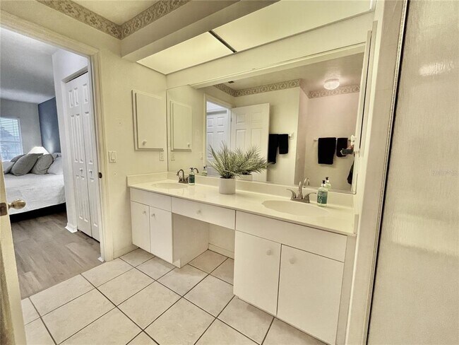 Building Photo - 5800 Sabal Trace Dr