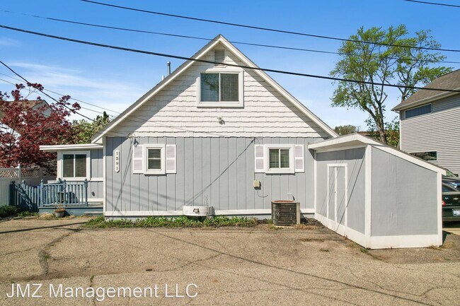 Building Photo - 3 br, 1 bath House - 1391 Rossdale