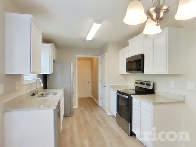 Building Photo - 1109 Shallowbrook Trail S