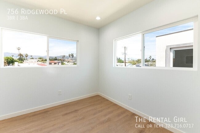 Building Photo - 756 N Ridgewood Pl