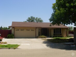 Building Photo - PLEASANTON SINGLE LEVEL HOUSE