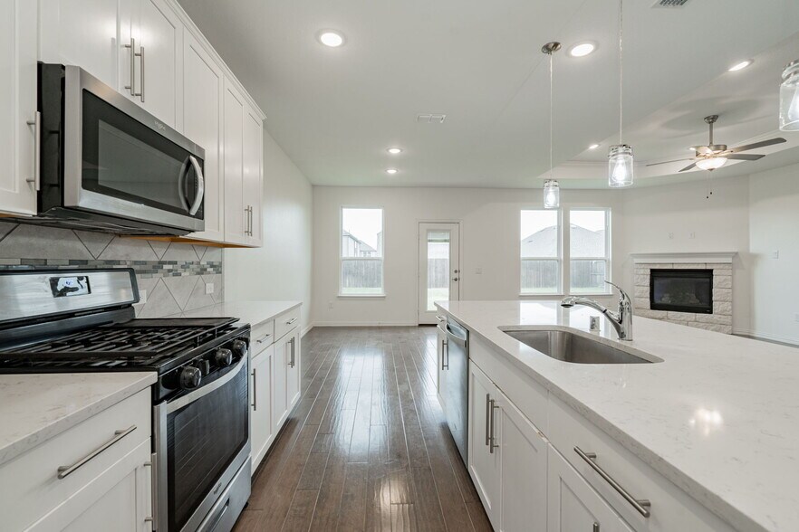 Building Photo - 347 Meredith Dr