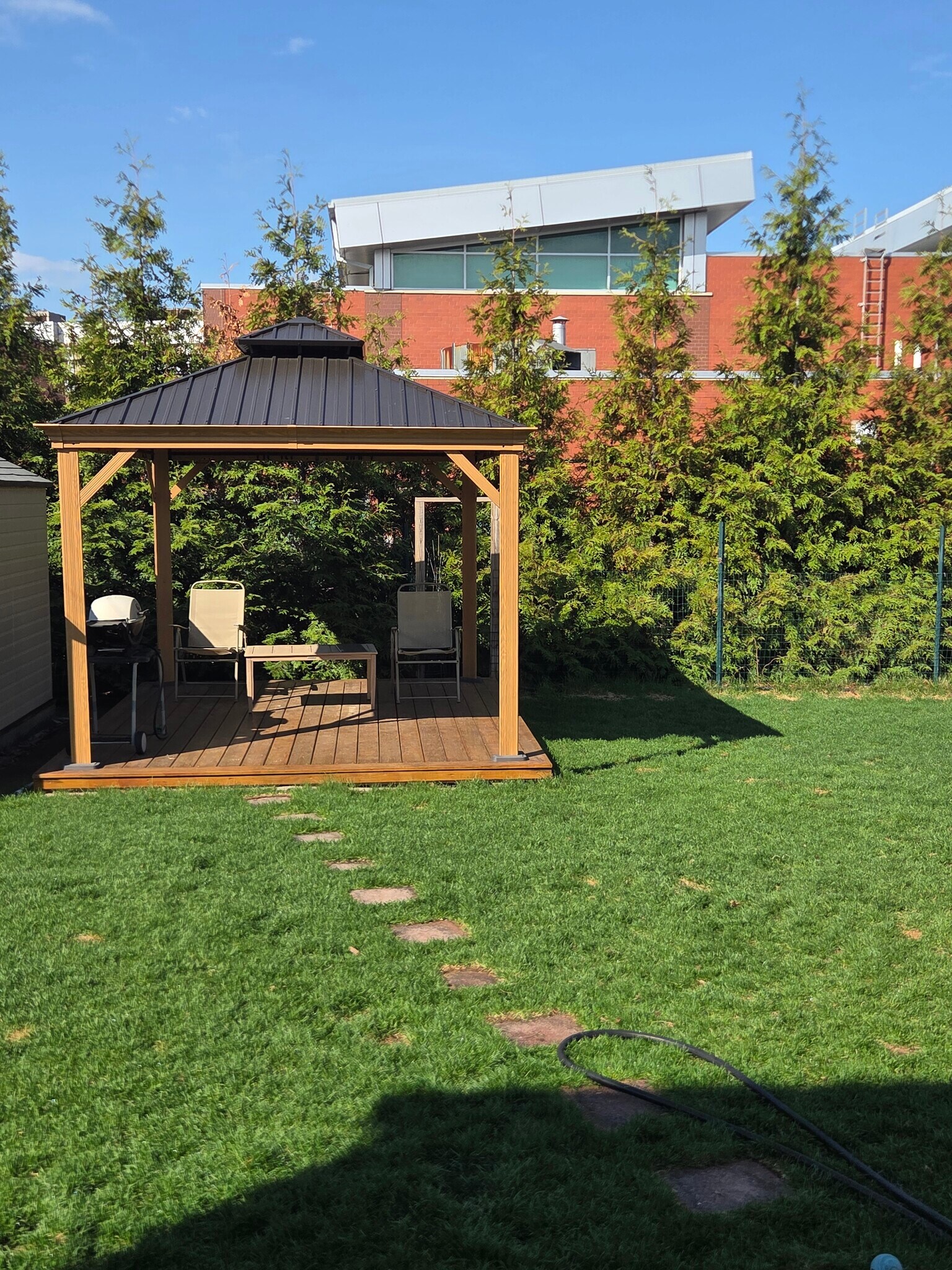 Building Photo - 223 Ray St