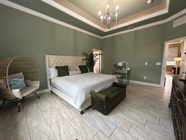 Building Photo - Elegant 3/2 in Oakmont