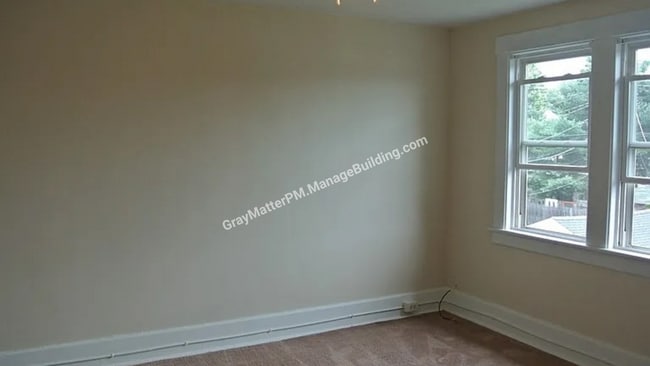 Building Photo - 861 Priestley Ave