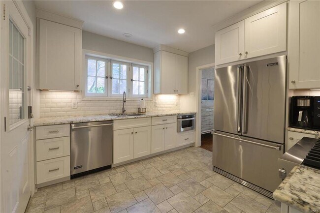 Building Photo - 937 S Bemiston Ave