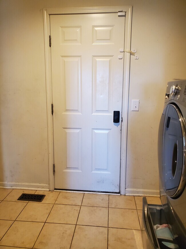 Building Photo - 13973 Catalina Dr