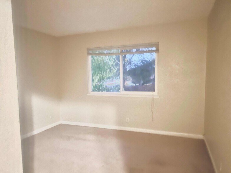 Building Photo - 9071 Montoya St