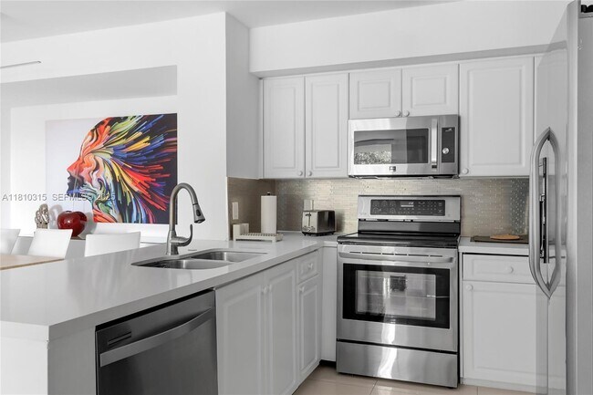 Building Photo - 19901 E Country Club Dr