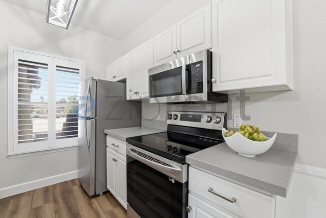 Building Photo - 9600 N 96th St