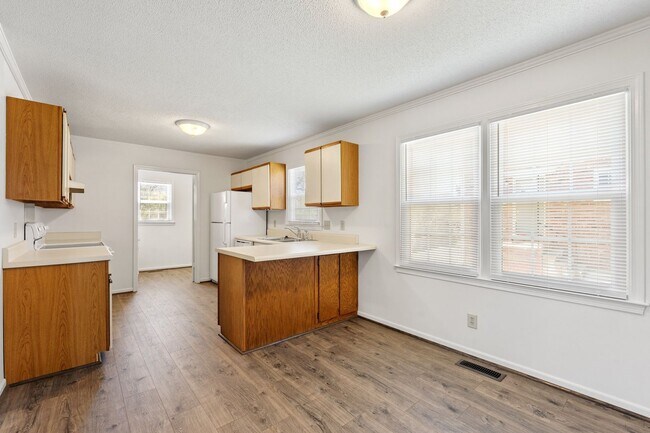 Building Photo - 203 Lancaster Ave