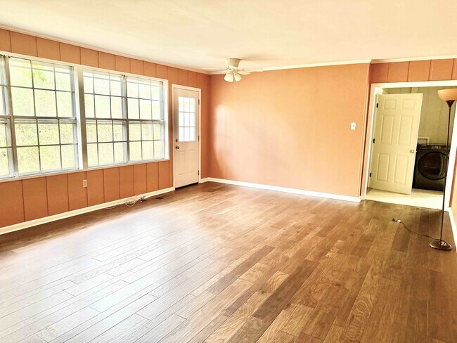 Building Photo - 4717 Orchid St