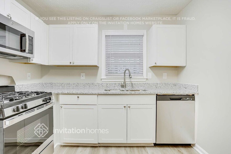 Building Photo - 39 Little John Way