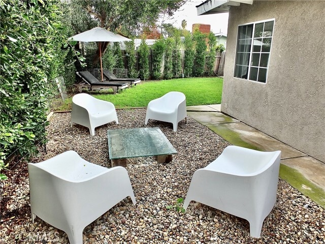 Building Photo - 220 Loyola Rd