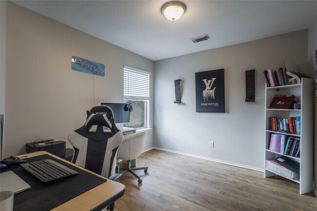 Building Photo - 21011 Emery Mills Ln