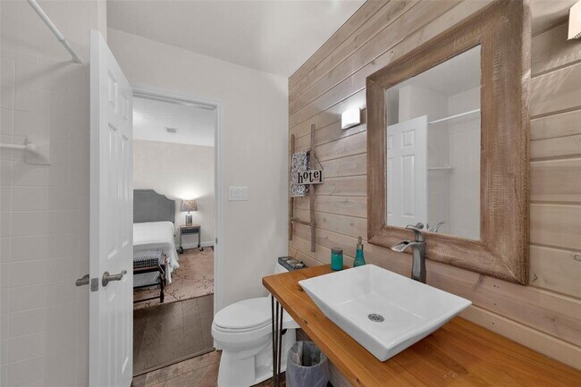 Building Photo - 4404 Travis Country Cir