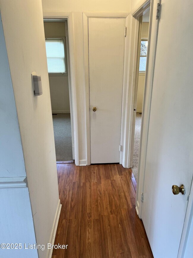 Building Photo - 3122 Commander Dr