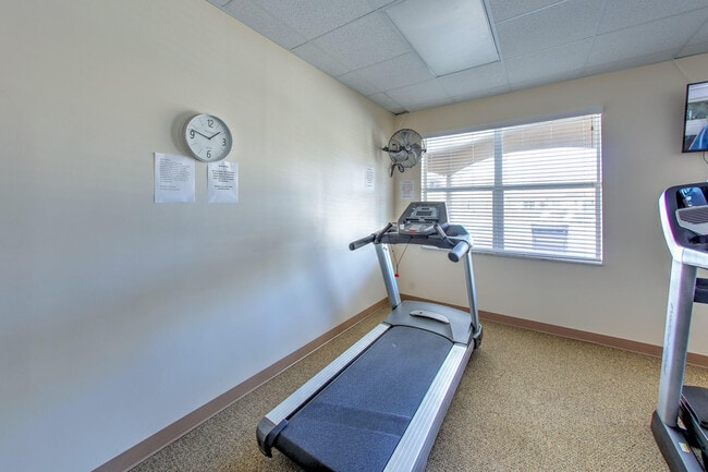 Building Photo - 1829 Sandhill Crane Dr
