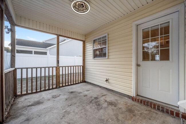 Building Photo - Welcome to Carolina Forest!