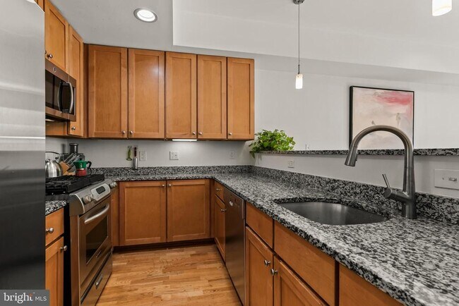 Building Photo - 1421-1423 Chapin St NW