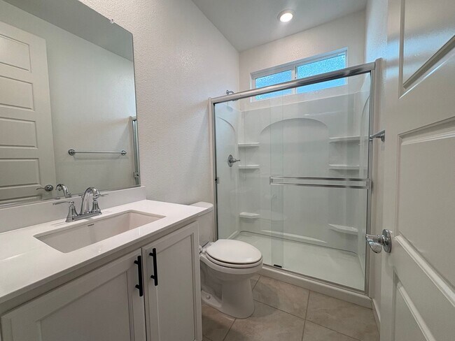 Building Photo - Beautiful 4 Bedroom 3 Full bath House with Solar in Gated Antioch Community