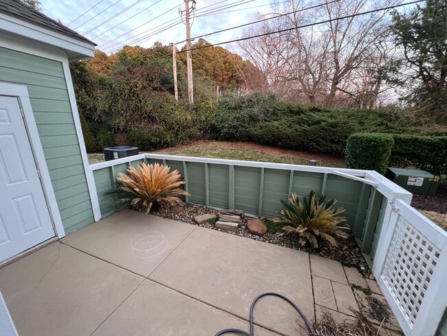 Building Photo - 17450 Tuscany Ln