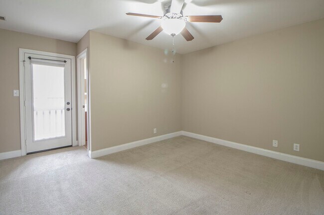 Building Photo - 605 Anderson Dr