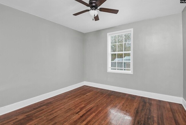 Building Photo - 706 Westside Dr