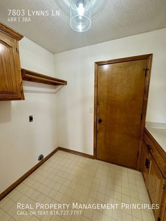 Building Photo - 7803 NW Lynns Ln