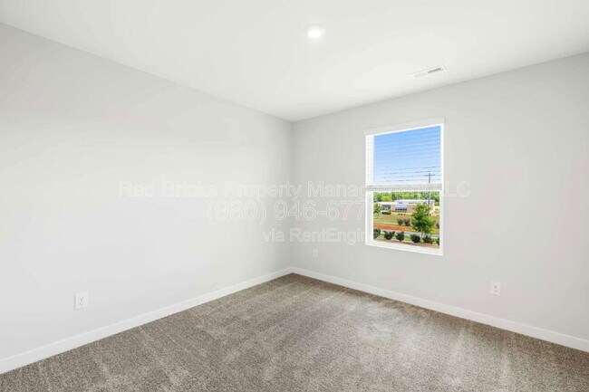 Building Photo - 2160 Blue Sky Mdws Dr