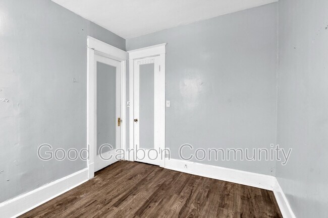 Building Photo - 2809 Main St