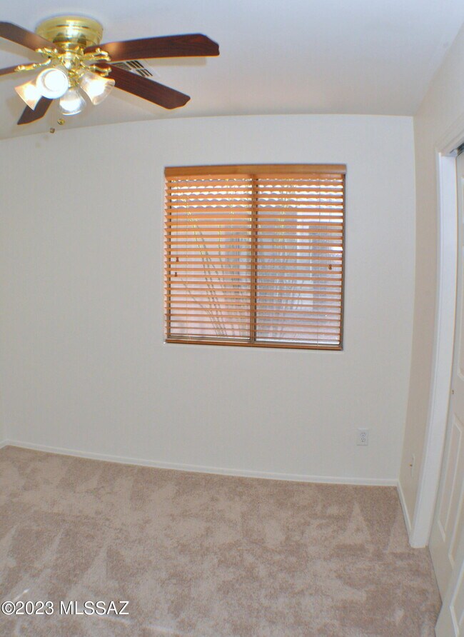 Building Photo - 5426 W Dove Mountain Park Rd