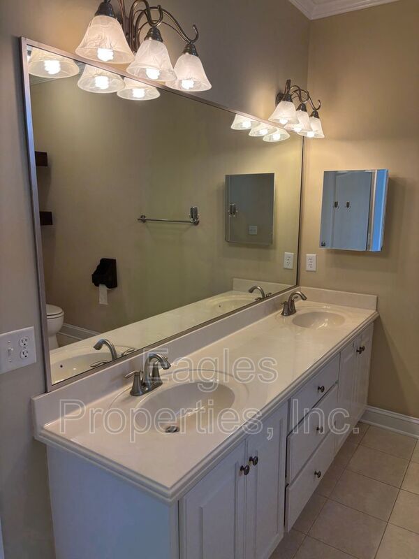 Building Photo - 103 S Merganser Dr